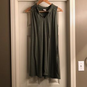 Green sleeveless dress